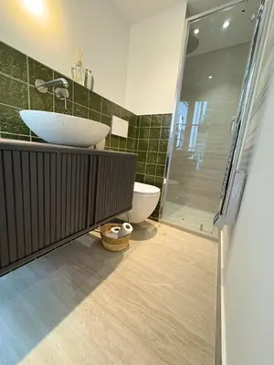 Salle de bains dans l'établissement Elegant 1BR Monthly Rental near Place Vendôme