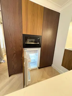Cuisine ou kitchenette dans l'établissement Elegant 1BR Monthly Rental near Place Vendôme
