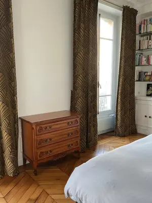 Un ou plusieurs lits dans un hébergement de l'établissement Spacious 150sqm luxury apartment in Paris center