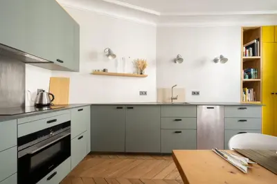 Cuisine ou kitchenette dans l'établissement Appartement Laugier - Welkeys