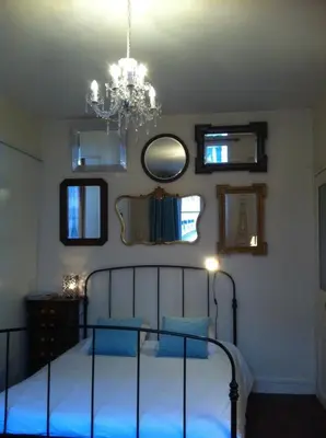 Un ou plusieurs lits dans un hébergement de l'établissement A Room In Paris
