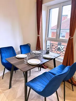 Coin salon dans l'établissement T2 lumineux et cosy - Levallois, Paris