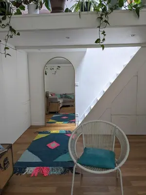 Coin salon dans l'établissement Studio chic et moderne avec mezzanine à 10 min de Montmartre