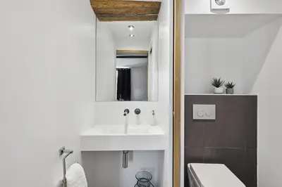 Salle de bains dans l'établissement BnBNova - 1BR - Saint Germain & Odéon