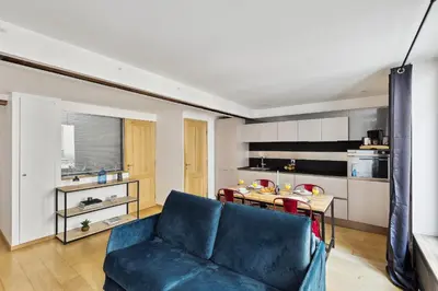 Cuisine ou kitchenette dans l'établissement BnBNova - 1BR - Saint Germain & Odéon