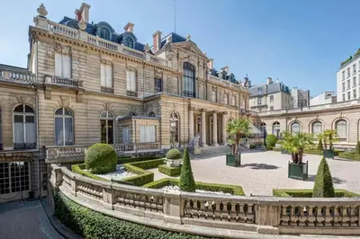 Jardin de l'établissement Superb 2 Elegant Room in the Heart of Paris’ 8th District