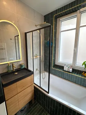 Salle de bains dans l'établissement Guest House at Luxembourg by R