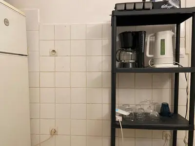 Cuisine ou kitchenette dans l'établissement Beautiful chic studio with ultra-fast wifi