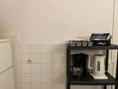 Cuisine ou kitchenette dans l'établissement Beautiful chic studio with ultra-fast wifi