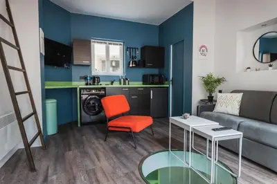 Cuisine ou kitchenette dans l'établissement Comfortable Souplex - 4P - Place d'Italie