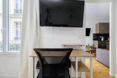 Cuisine ou kitchenette dans l'établissement Apartment with AC - 2BDR-6PAX - Champs Élysées