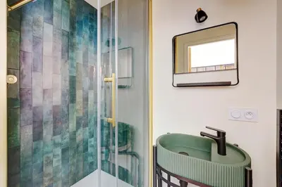 Salle de bains dans l'établissement Cozy flat with jacuzzi - 2bdr