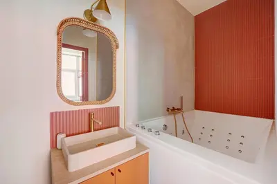 Salle de bains dans l'établissement Cozy flat with jacuzzi - 2bdr