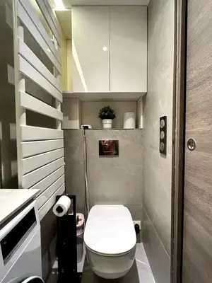 Salle de bains dans l'établissement Appartement moderne et rénové au coeur de Paris