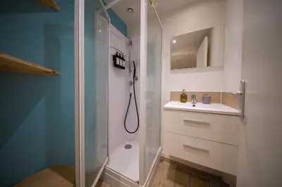 Salle de bains dans l'établissement Charming Aparment in Paris 5th - 4 Beds for 6 Guests