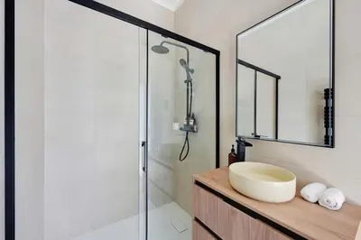 Salle de bains dans l'établissement Paris Expo - Charming House at the Gates of Paris