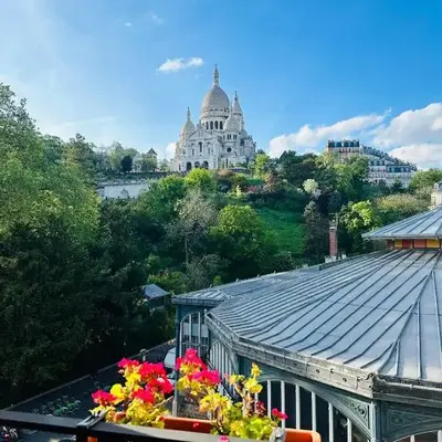 Unique View of Sacre Coeur!