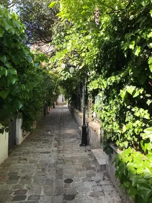 Jardin de l'établissement Unique House in the 16