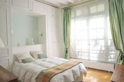 Un ou plusieurs lits dans un hébergement de l'établissement Luxurious Apartment Trocadero & Eiffel Tower