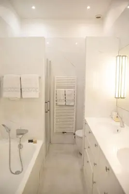 Salle de bains dans l'établissement Luxurious Apartment Trocadero & Eiffel Tower