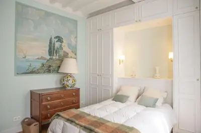Un ou plusieurs lits dans un hébergement de l'établissement Luxurious Apartment Trocadero & Eiffel Tower