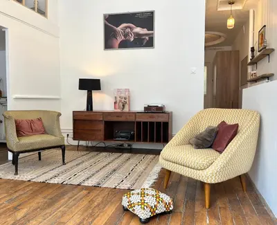 Coin salon dans l'établissement Loft Montmartre