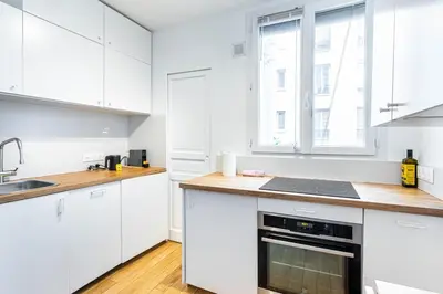 Cuisine ou kitchenette dans l'établissement GuestReady - Elegant stay near Sacré-Cœur