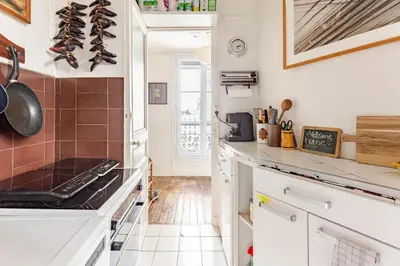 Cuisine ou kitchenette dans l'établissement Appartement confortable à Paris de 50 m²