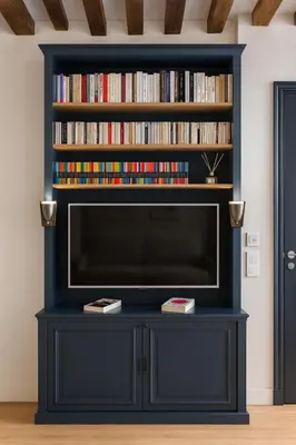 Bibliothèque dans l'appartement