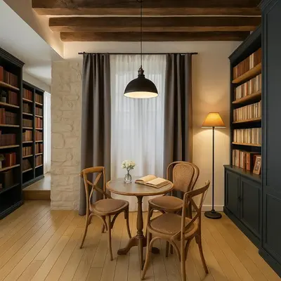 Bibliothèque dans l'appartement