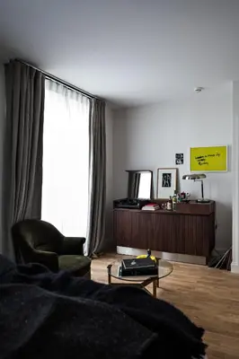 Coin salon dans l'établissement Le Pigalle, a Member of Design Hotels