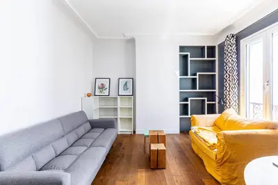 Coin salon dans l'établissement GuestReady - Bright stay in Montmartre
