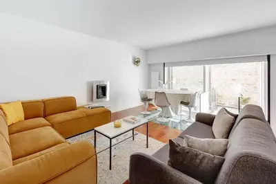 Coin salon dans l'établissement BM -Lumineux et Pratique Pied a Terre Quartier Sebastopol