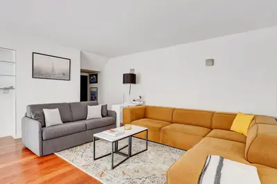 Coin salon dans l'établissement BM -Lumineux et Pratique Pied a Terre Quartier Sebastopol