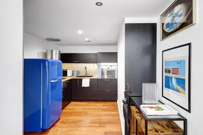 Cuisine ou kitchenette dans l'établissement BM -Lumineux et Pratique Pied a Terre Quartier Sebastopol