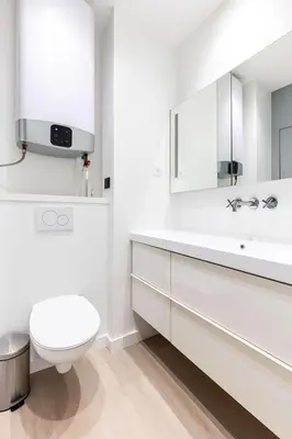 Salle de bains dans l'établissement Practical Studio, Montparnasse