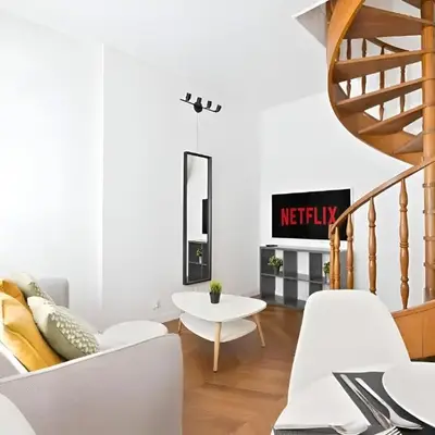 Place de la Concorde Luxurious Apartment 2BR-6P Free Netflix