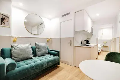 Cuisine ou kitchenette dans l'établissement Comfort apartment 1BD-4P with AC - Near Montmartre