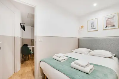 Un ou plusieurs lits dans un hébergement de l'établissement Modern flat - 1BD for 3P with AC