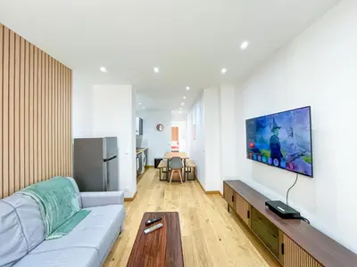 Télévision ou salle de divertissement dans l'établissement Urban Flat 198 - Maison de ville Basfroi