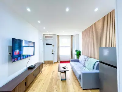Télévision ou salle de divertissement dans l'établissement Urban Flat 198 - Maison de ville Basfroi