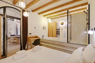 Un ou plusieurs lits dans un hébergement de l'établissement Pick A Flat's Apartment in Grands boulevards- Rue Cadet