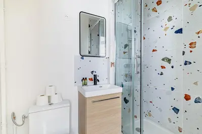Salle de bains dans l'établissement CharmeParisien #2 Personnes # Studio # 19e