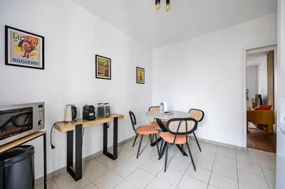 Cuisine ou kitchenette dans l'établissement Renovated Studio 2 people Nation Bastille Paris 11