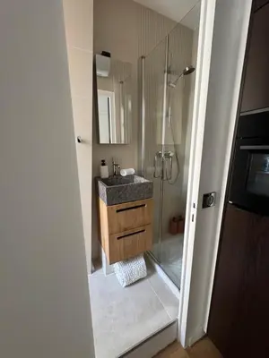 Salle de bains dans l'établissement Élégant T2 sur cour Paris Goncourt