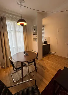 Plan de l'établissement Élégant T2 sur cour Paris Goncourt