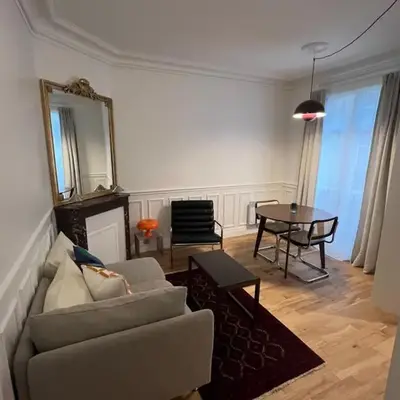 Élégant T2 sur cour Paris Goncourt