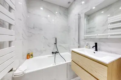 Salle de bains dans l'établissement Villiers 2BR 4 pers AC Air-conditioned