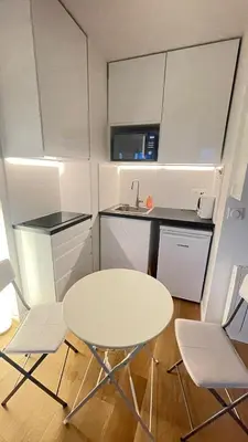 Cuisine ou kitchenette dans l'établissement Charming studio near Luxembourg Garden, Pantheon view