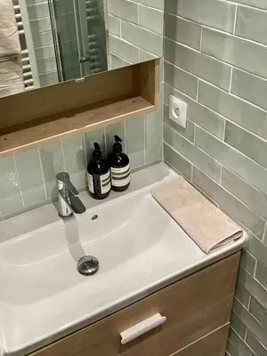 Salle de bains dans l'établissement Beautiful new and comfortable studio 10min from Montmartre